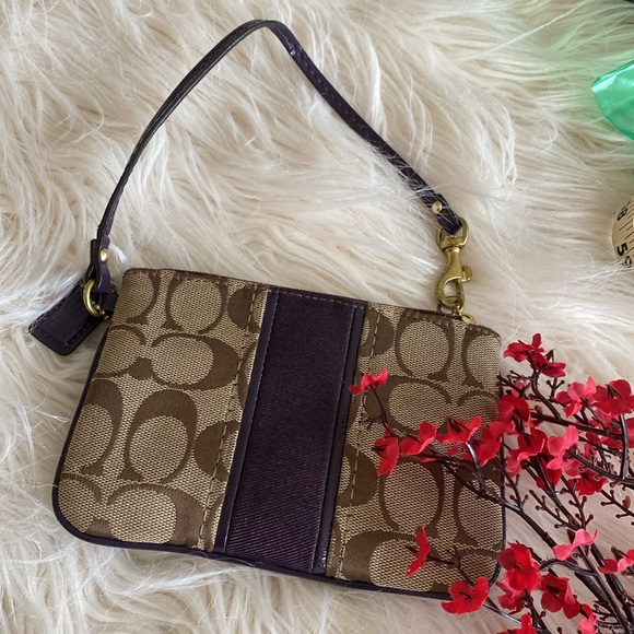 COACH small wristlet - Picture 6 of 9